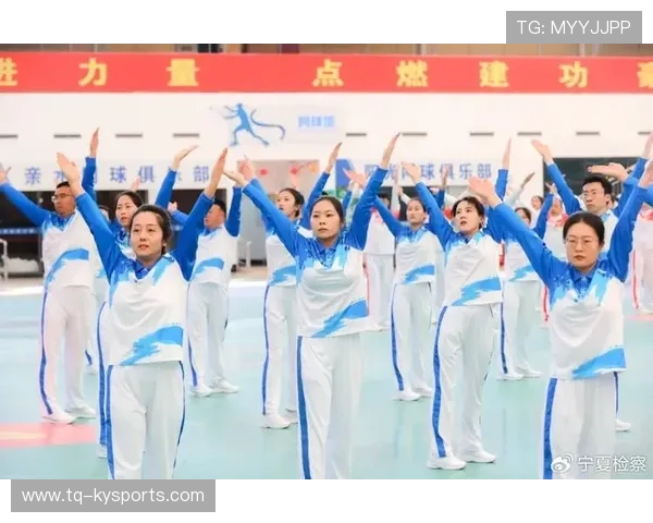 体操俱乐部组织教师进修提升基层教学质量，体操教练员培训